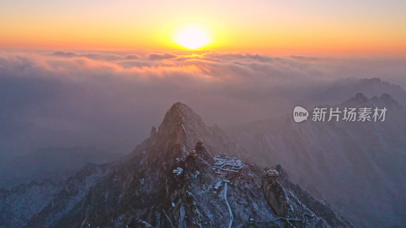 河南洛阳老君山雪景