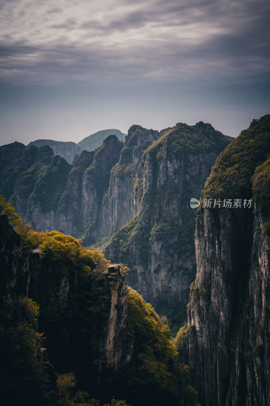 太行山山谷岩石悬崖自然风景