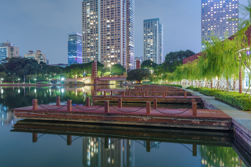 佛山千灯湖公园城市摩天大楼建筑夜景灯光