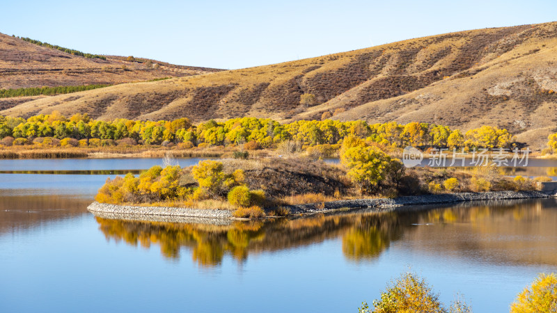 内蒙古自治区锡林郭勒盟多伦县多伦湖的秋色