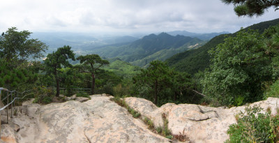 大连普兰店老帽山山顶远眺风光