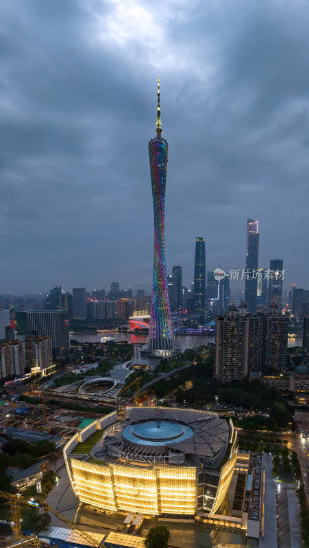 广东广州塔CBD三件套蓝调夜景高空航拍