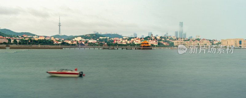 山东青岛市青岛湾沿海全景图