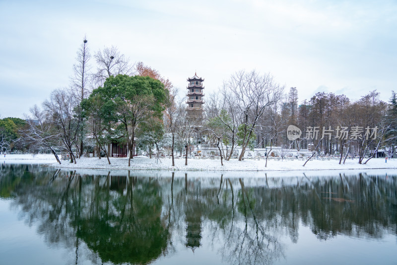 武汉冬天解放公园雪景