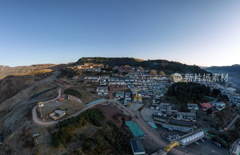 甘肃甘南郎木寺藏地山景全景清晨航拍