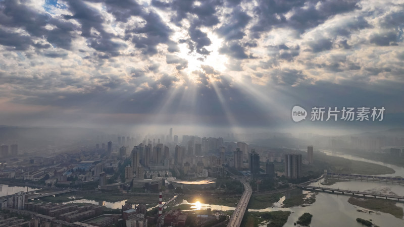 陕西宝鸡城市耶稣光航拍图