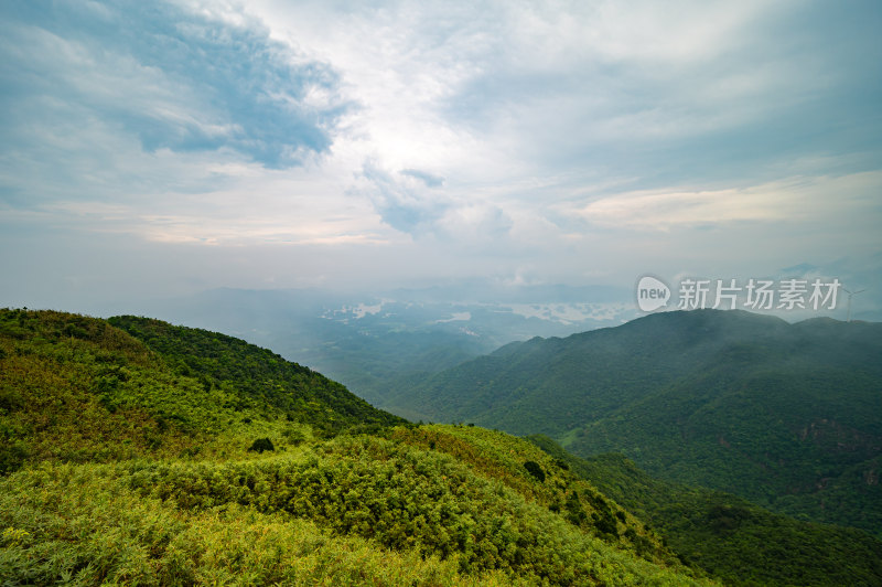 江门隆文老村风车山山顶风景