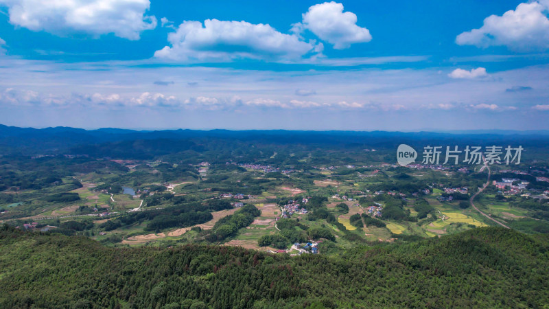 航拍南方丘陵山川蓝天白云自然风光