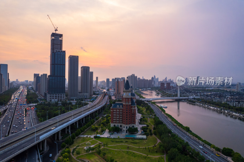 天津海河复兴门地铁站海津大桥城市交通风光