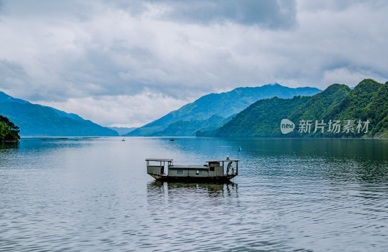 春日千岛湖风光