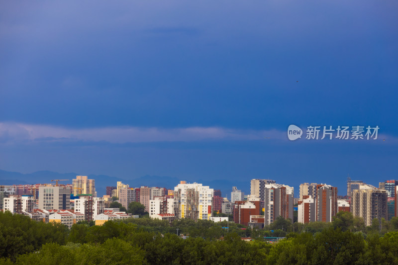 雨中的城市风光