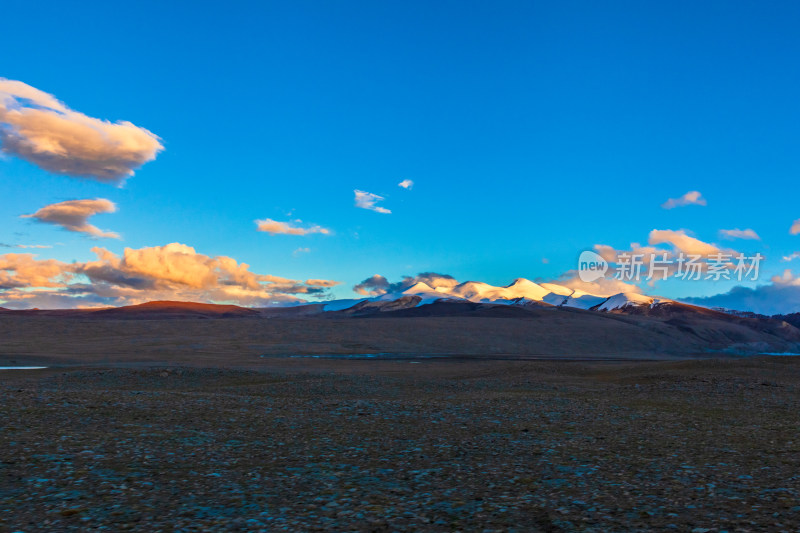 西藏喜马拉雅山脉雪山