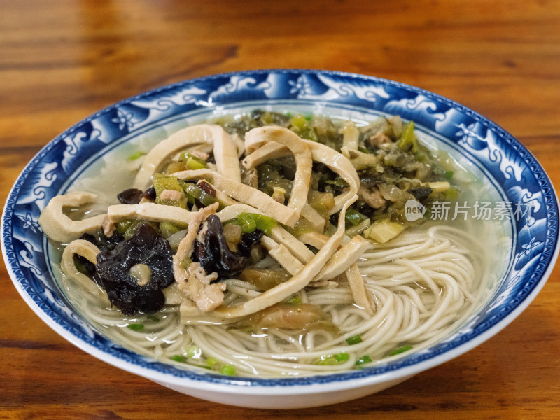 木耳豆腐干咸菜素面美食家常中国菜素食主食