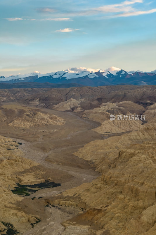 西藏阿里地区古格王朝文化遗迹日落高空航拍