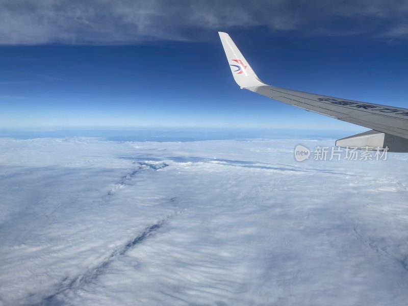 在飞机上实拍风景 高空云层云海