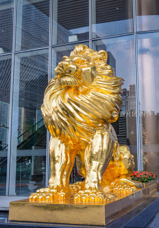 现代城市广场金色狮子雕像雕塑