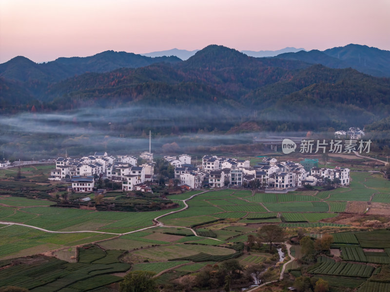 江西上饶婺源月亮湾游船日落晨雾航拍