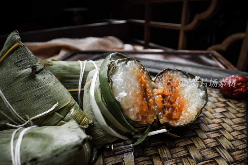 静物美食端午节制作成熟的粽子