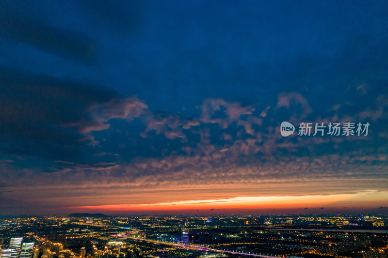 苏州金鸡湖夜幕降临航拍摄影图