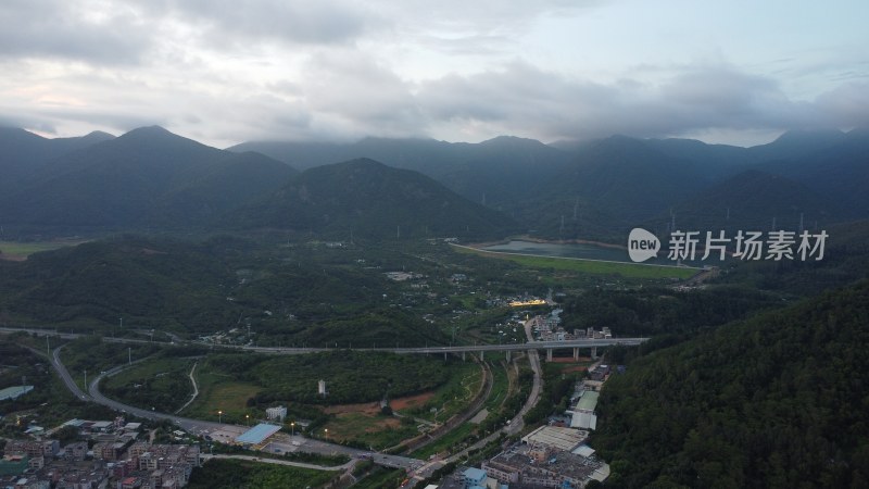 航拍广东省东莞市清溪镇城市风光