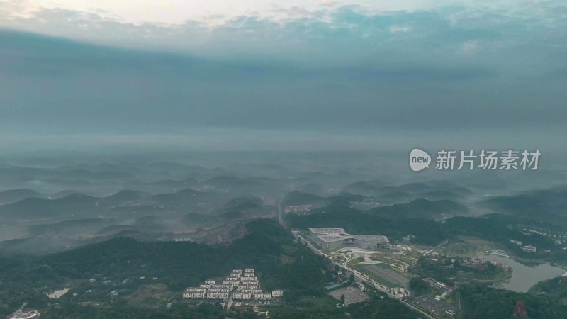 大自然清晨山川迷雾航拍图