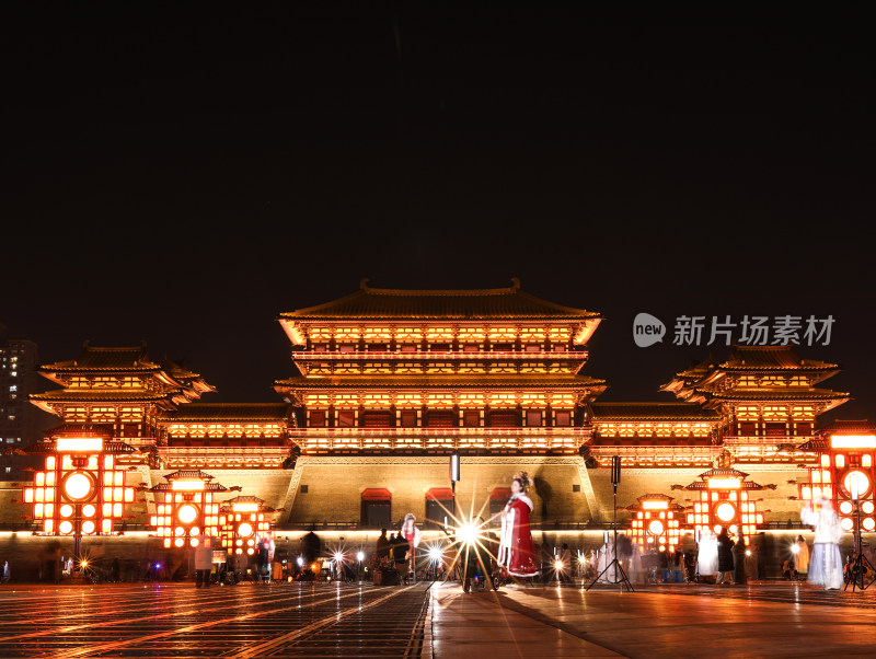 河南省洛阳市著名旅游景点应天门的夜景风光