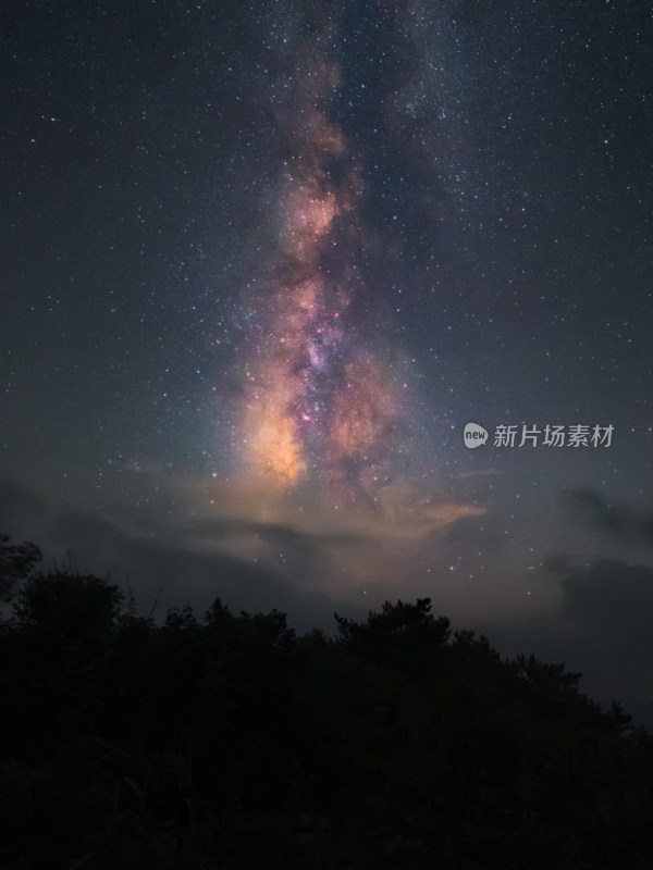 杭州临安牵牛岗云雾银河星空