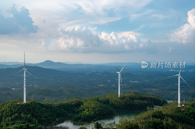 风车山山顶壮丽山河画圈