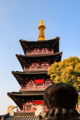 晴空下的苏州寒山寺普明宝塔