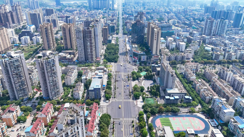 四川内江城市交通大道车辆行驶航拍图