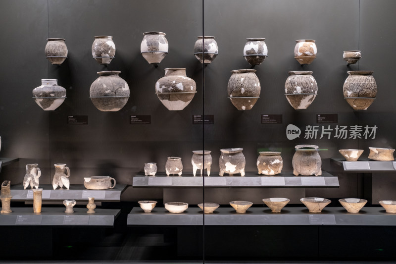 河南三门峡庙底沟博物馆的陶盆陶罐