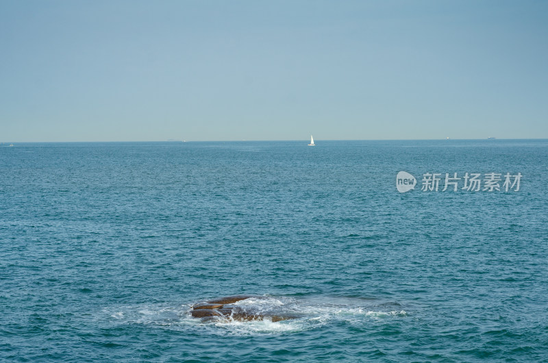 蓝蓝的天空蓝蓝的海