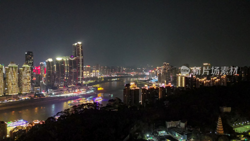 重庆渝中半岛东水门长江大桥夜景航拍图