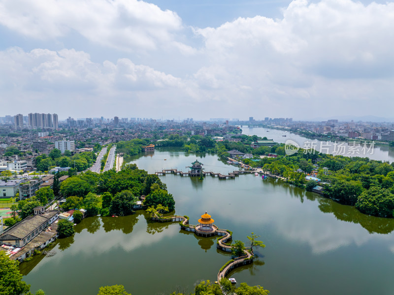 航拍夏季白天广东揭阳榕江西湖公园湖心亭