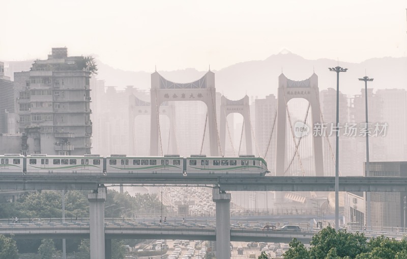 重庆鹅公岩轨道大桥与地铁