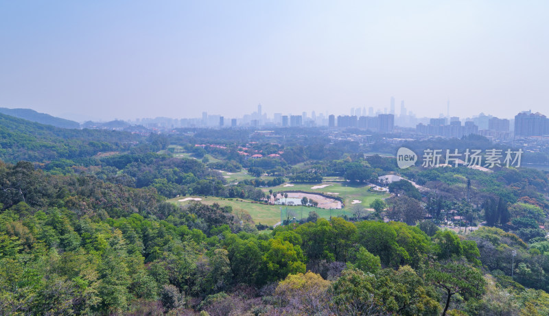 广州麓湖公园鸿鹄楼望绿色山林城市建筑全景