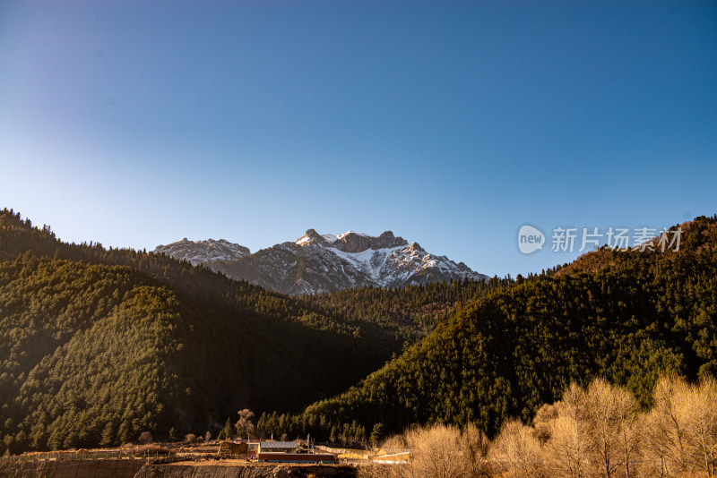 甘南州迭部县虎头山