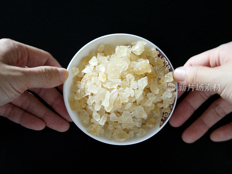 一碟子甜美食冰糖特写