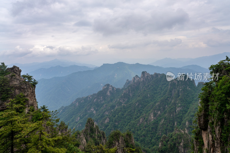 河南洛阳栾川老君山大山山脉特写