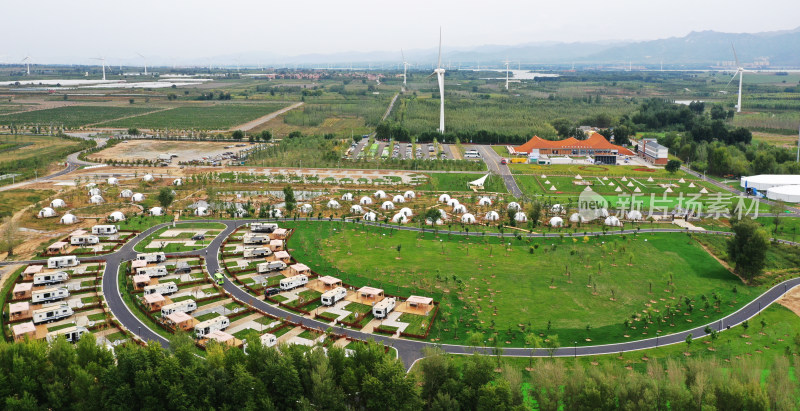 亲近自然房车星空帐篷露营基地