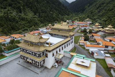 四川省阿坝州红原县康玛尔寺航拍全景