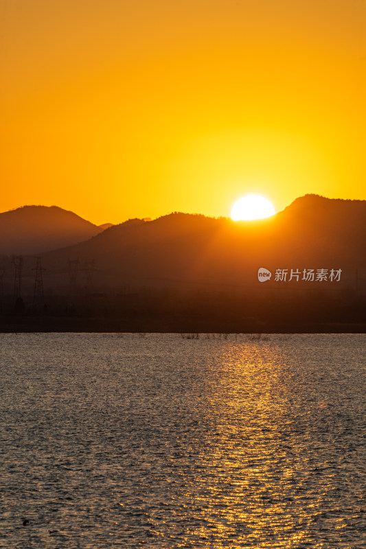 山东济宁邹城孟子湖黄昏日落景观