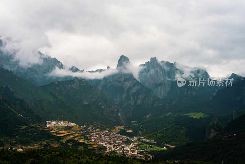 甘南秘境净土扎尕那云海唯美