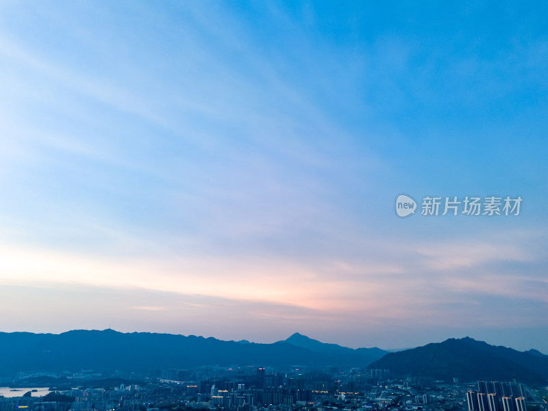 广东肇庆城市夕阳航拍图