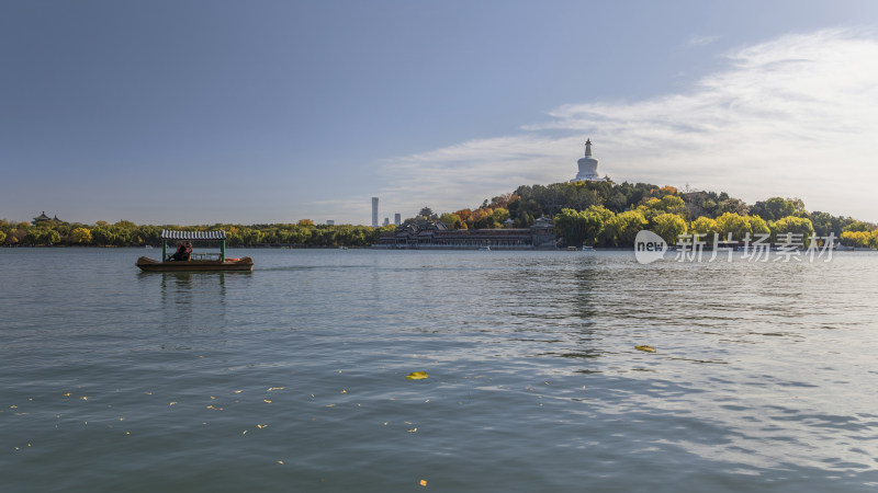 中国北京市北海公园秋色