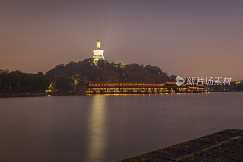 中国北京市北海公园秋色
