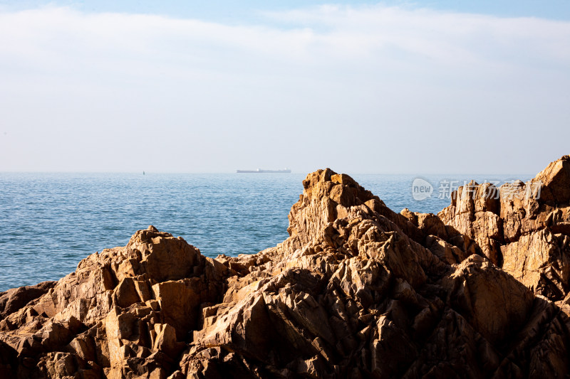 山东青岛第三海水浴场海滨海岸海滩海天景观