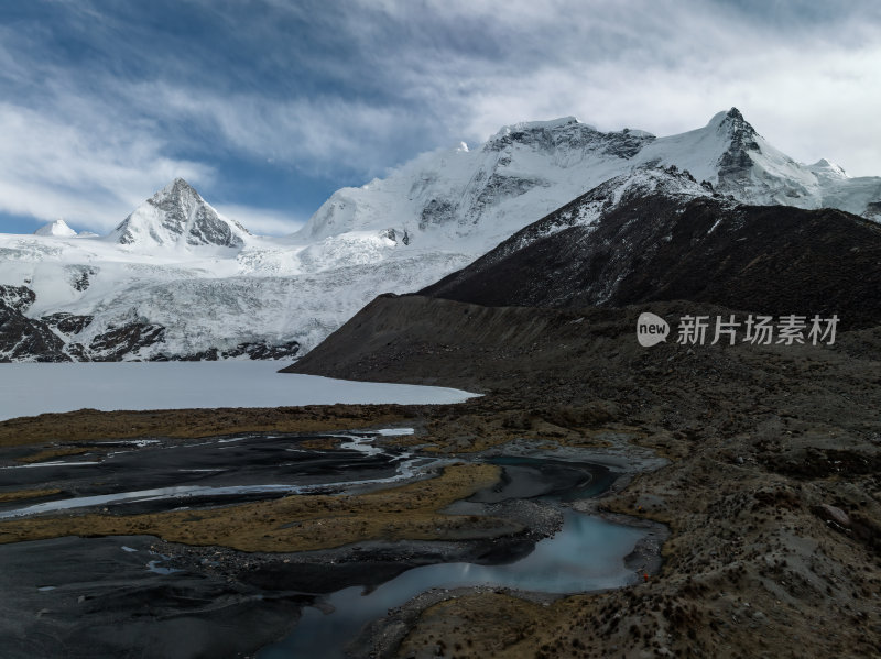 西藏那曲比如萨普神山圣山圣湖冰川航拍