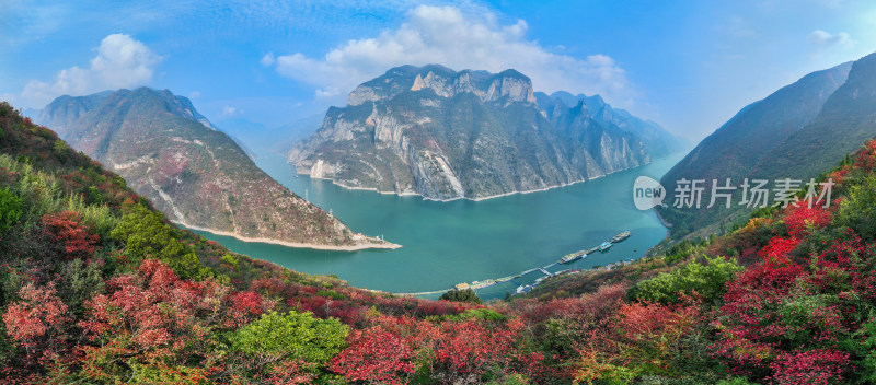 长江三峡巫峡红叶