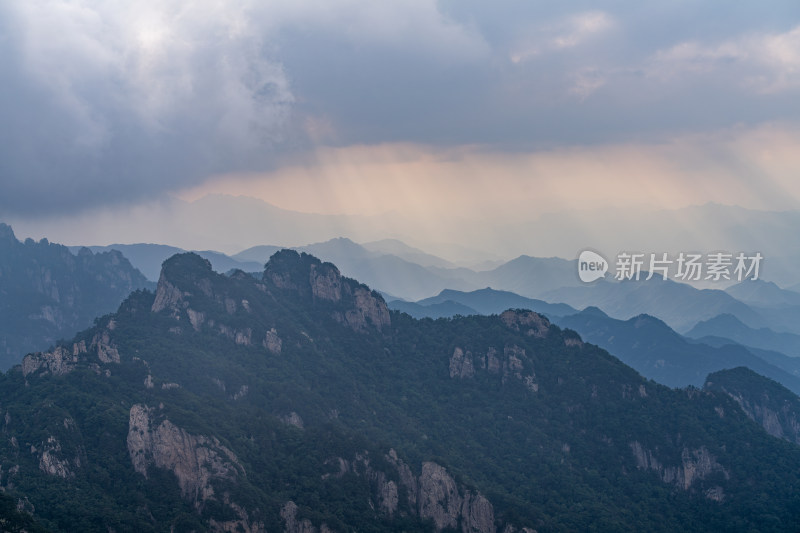 河南洛阳栾川老君山大山山脉特写